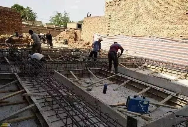 自建房施工正確的鋼筋接頭做法，不給房子留隱患！